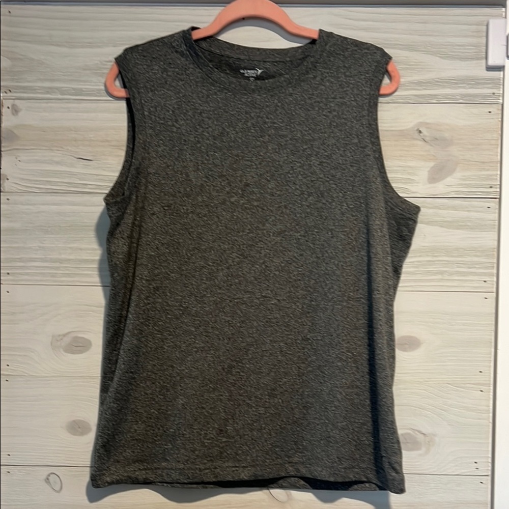 Old Navy Men's Active Dark Heather Gray Top~ Size: Medium